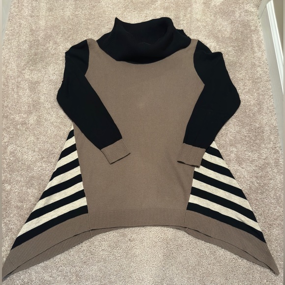 Style & Co. Women’s Colorblocked Handkerchief Hem Pullover Sweater Size Medium - Picture 5 of 6